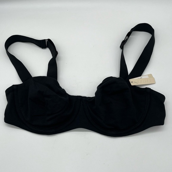 SKIMS Black Bra with Adjustable Straps - Picture 5 of 5